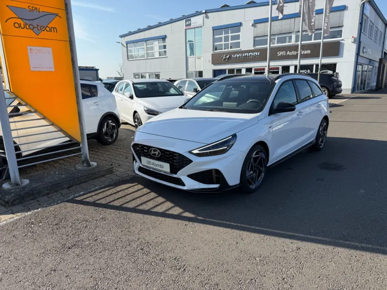 HYUNDAI i30  cw N Line PANO/ALCANTARA/ACC/LED Vorschau Bild