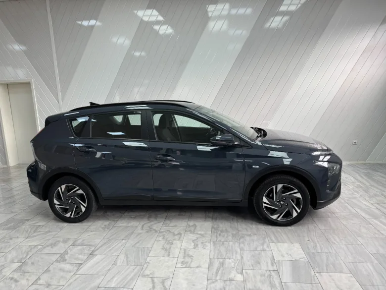HYUNDAI BAYON  1.0 Trend DCT 48V LED Navi AHK 8x bereift Vorschau Bild