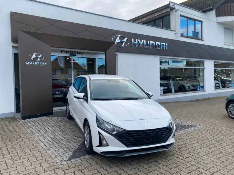 HYUNDAI i20 1.2 Select mit Navi und Klima Vorschau Bild