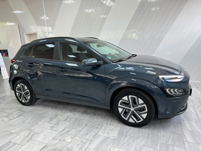 HYUNDAI Kona  Elektro Trend Navi Wärmepumpe ASCC 100% SOH Vorschau Bild