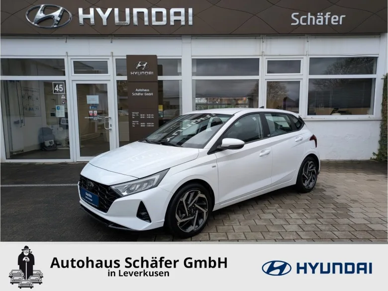 HYUNDAI i20 Intro Edition SHZ Temp Lenkr LED Apple CarPl Vorschau Bild