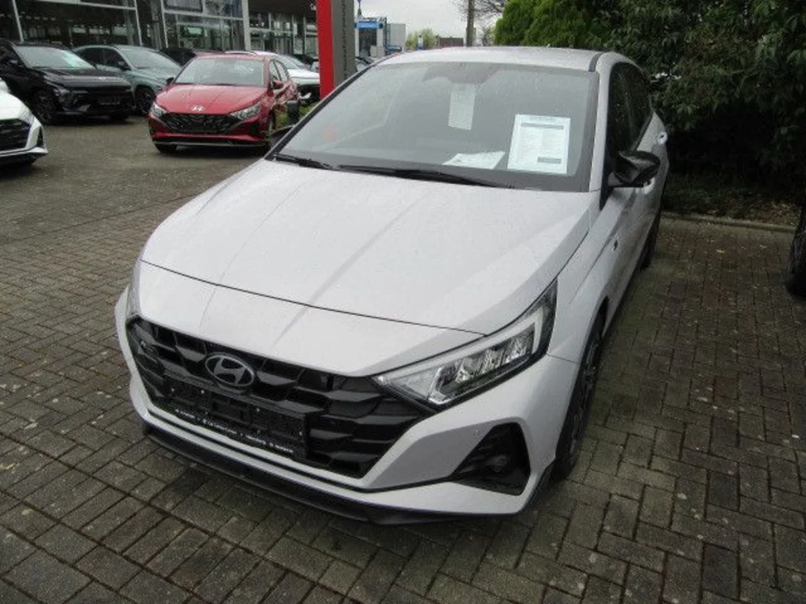 HYUNDAI i20  Prime Mild-Hybrid, inkl. Ganzjahresreifen Vorschau Bild
