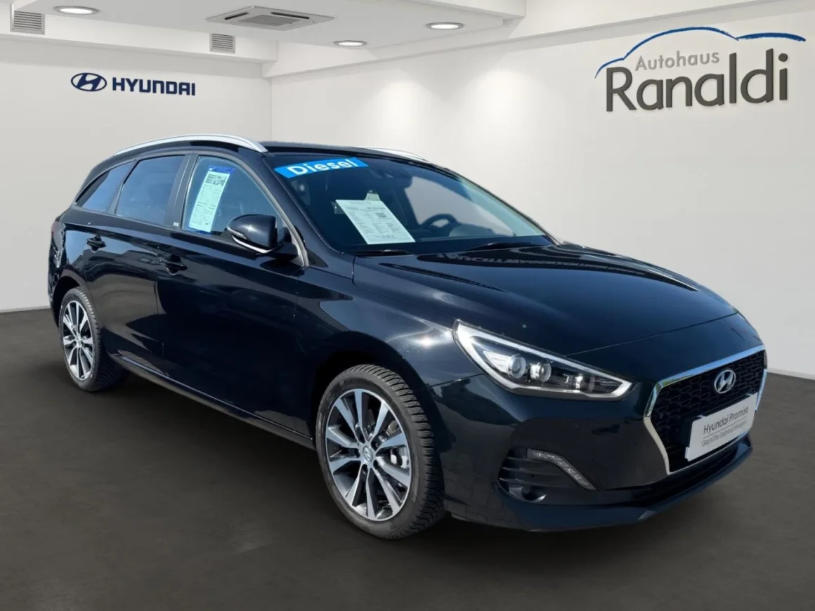 HYUNDAI i30 cw YES! 1.6 CRDi++Automatik++Navi++Kamera!++ Vorschau Bild