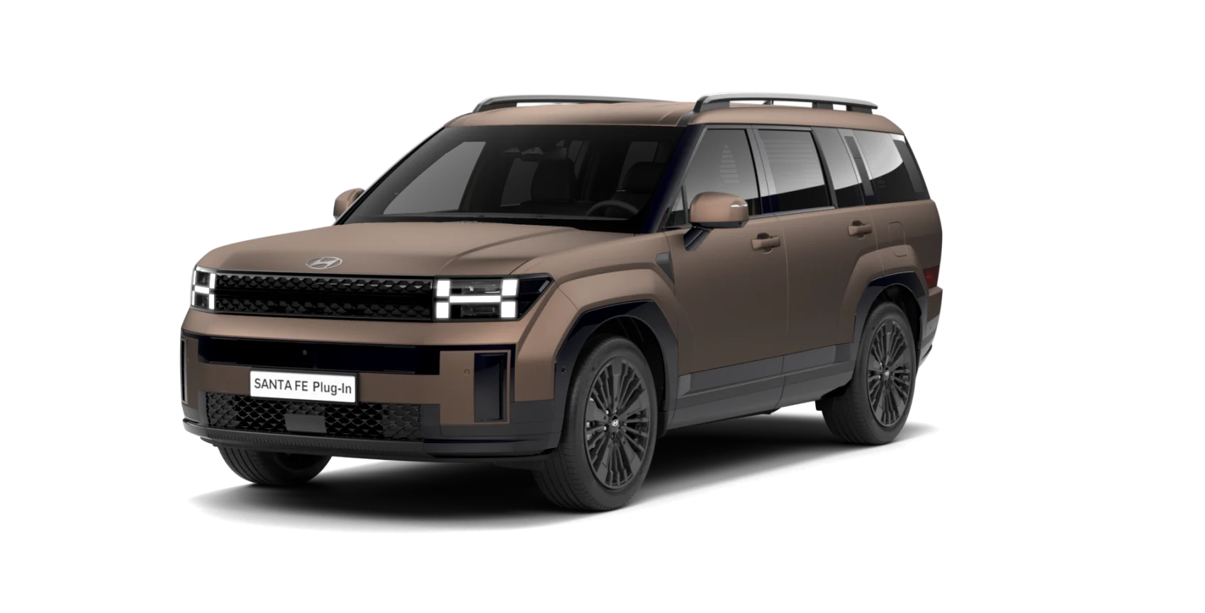 Brauner Hyundai Elektro-SUV in Dreiviertelansicht vor weißem Hintergrund.