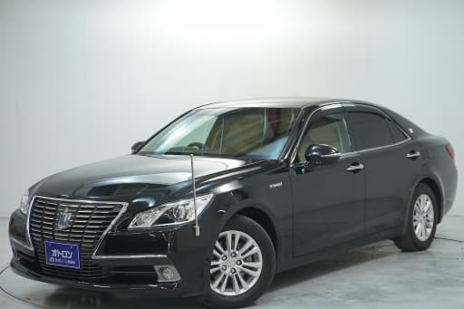 トヨタ クラウン　ハイブリッドロイヤルサルーン