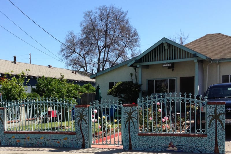 NO. 993 WATTS TOWERS OF SIMON RODIA - Neighborhood Home