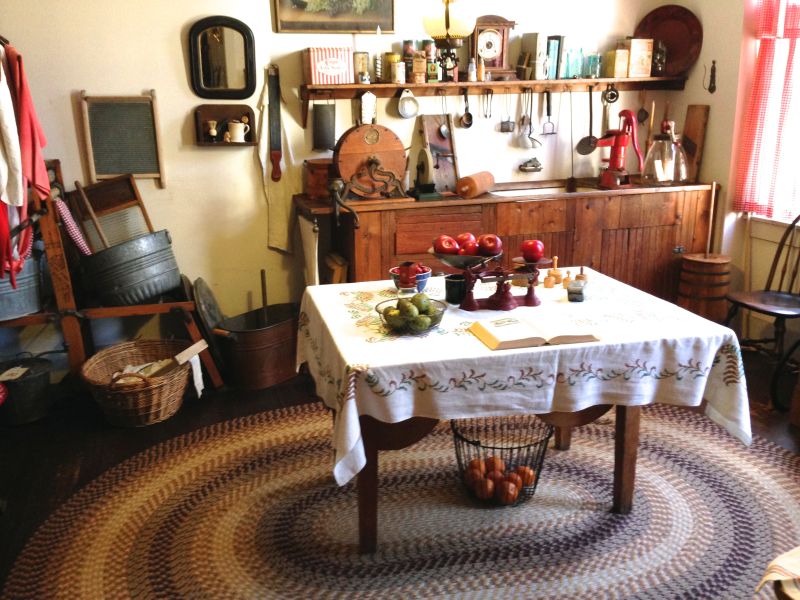NO. 659 STAGECOACH INN - Kitchen