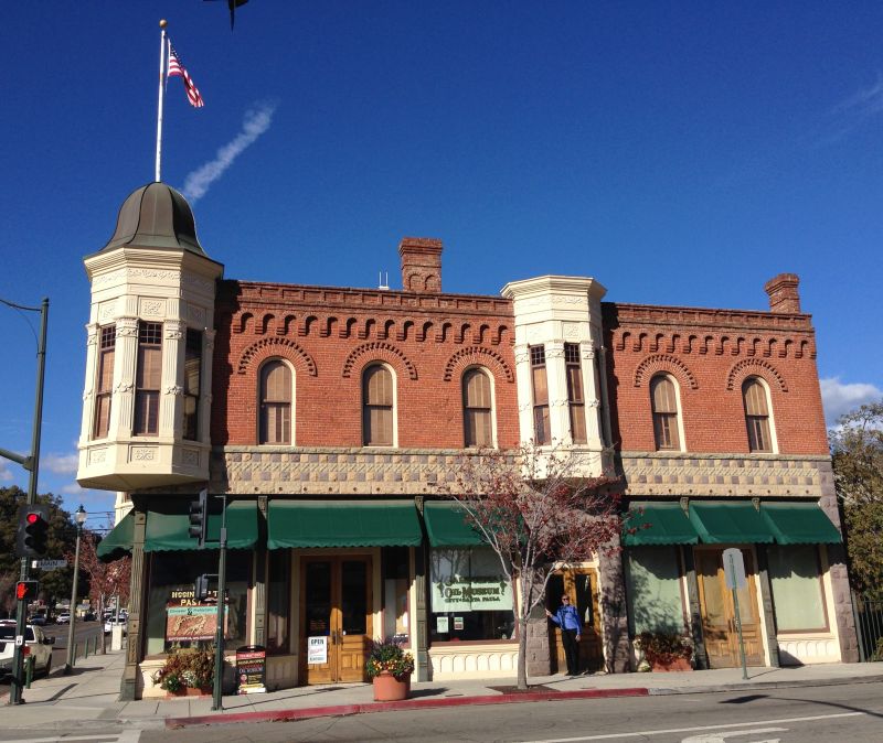 NO. 996 UNION OIL COMPANY BUILDING