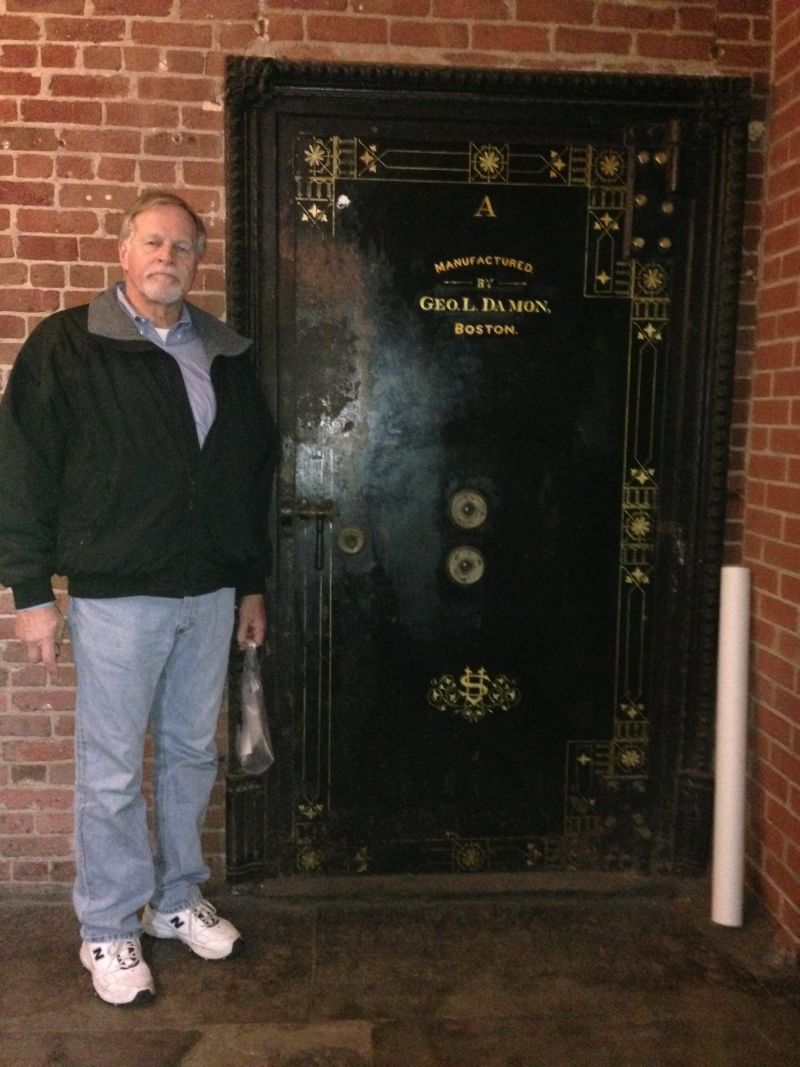 NO. 875 OLD UNITED STATES MINT – Vault door
