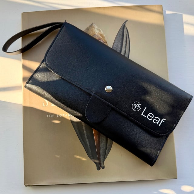 The Kit Roll by Leaf - Black