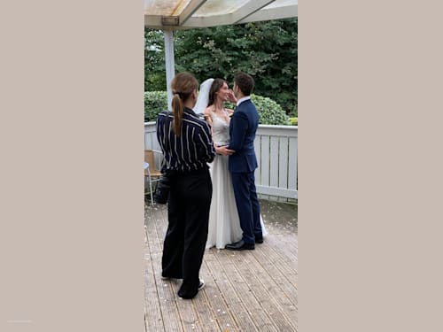 @media=>{if(!media.context.custom.photographer_name){return'';}return media.context.custom.photographer_name;}