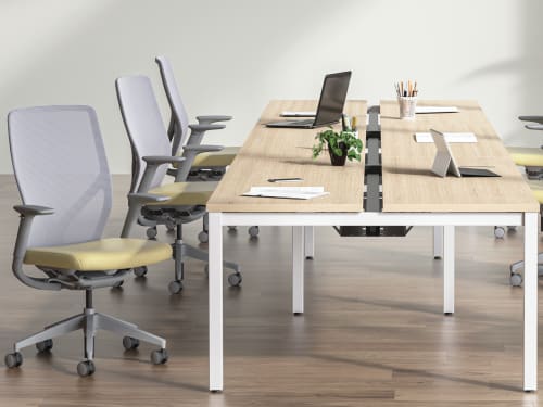 6-pack workstation featuring Flexion task seating.