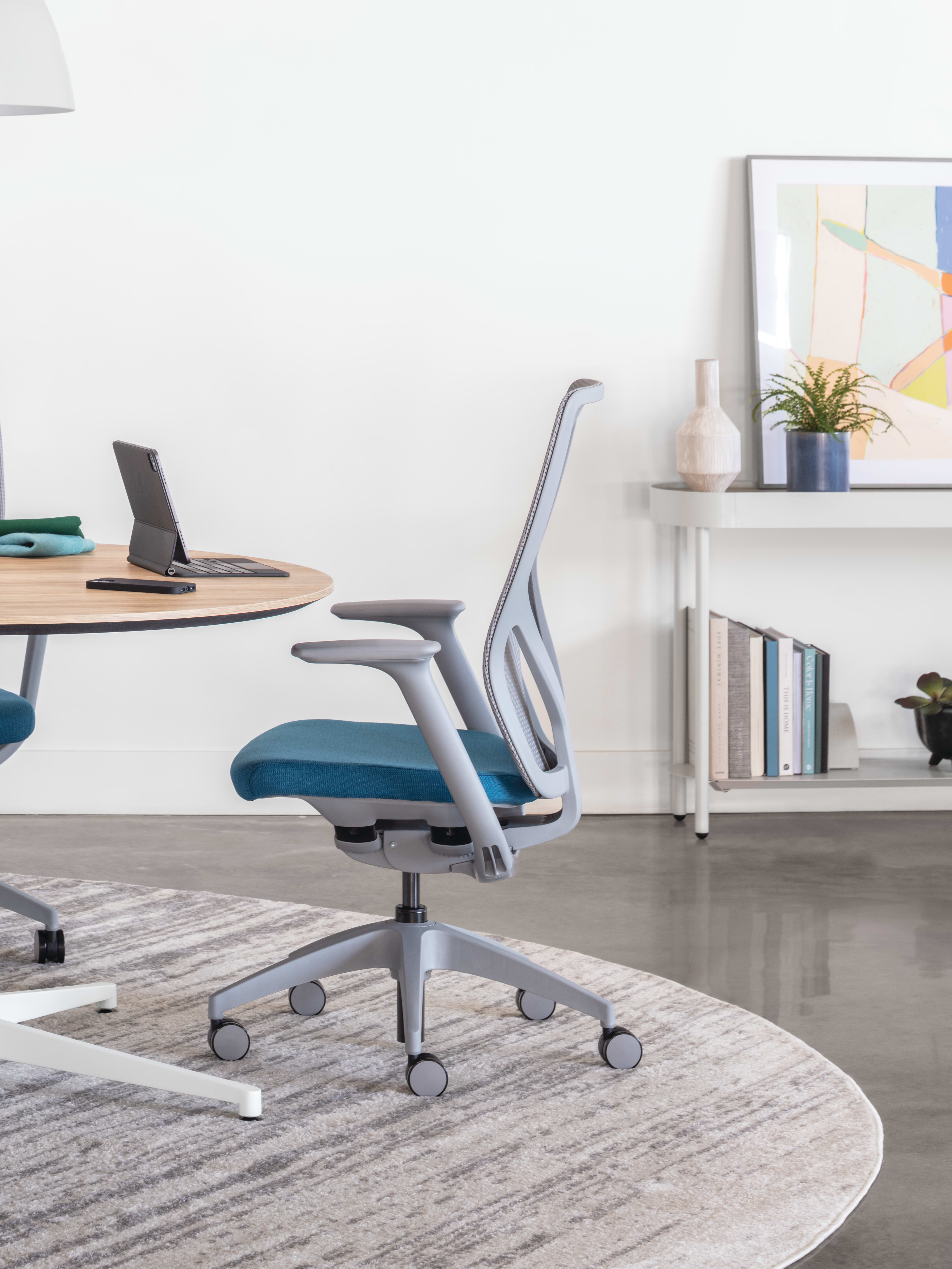 Flexion Seating, Preside round conference table, Sculpt Table