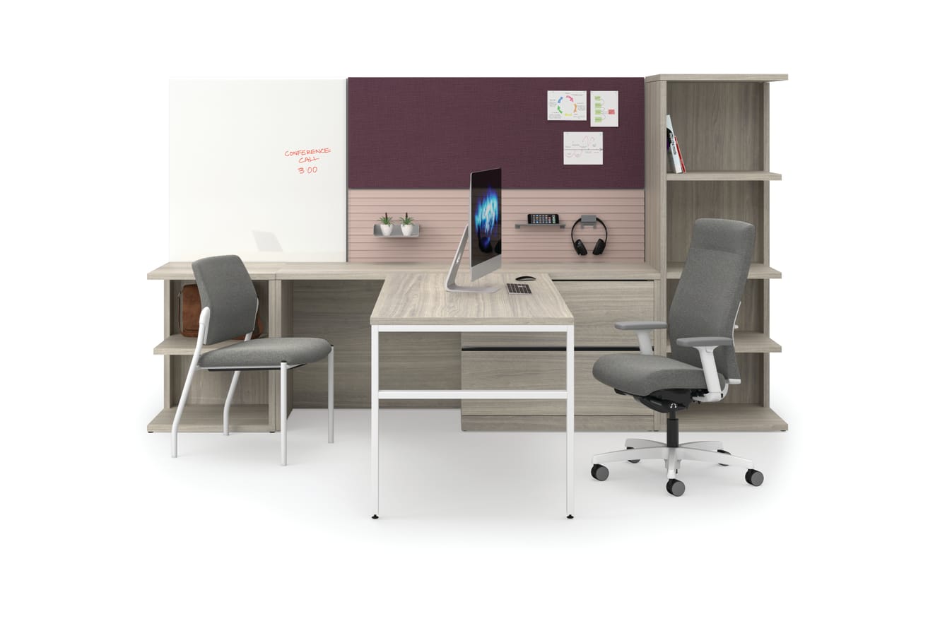 10500 Series Desk with Workwall tiles and Ignition seating