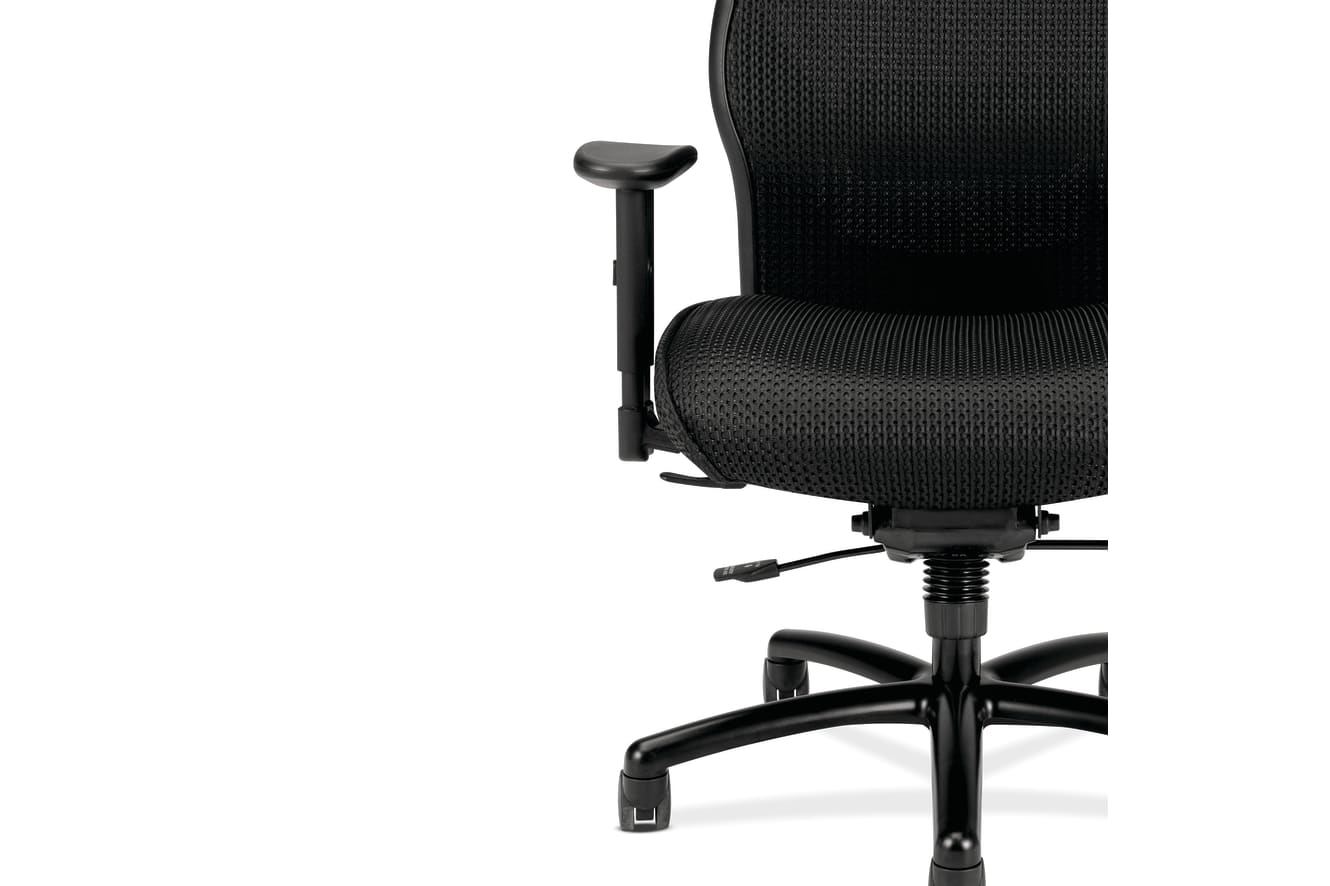 Wave mesh task chair in Black