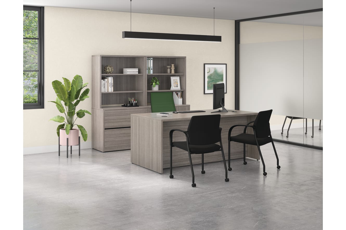 10500 Series Executive workstation with Ignition Task Chair and Multipurpose chair.