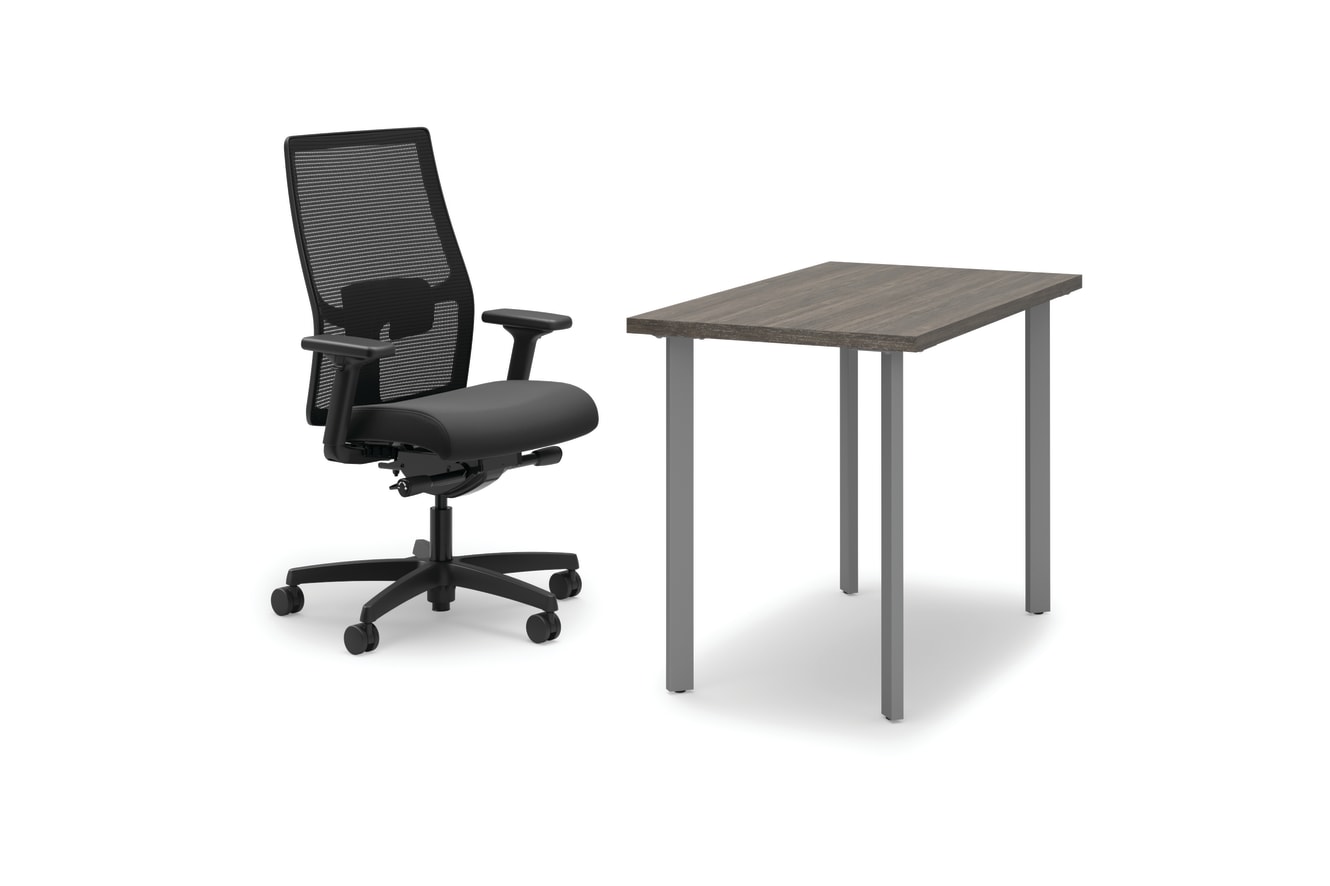 Coze desk with Ignition 2.0 chair