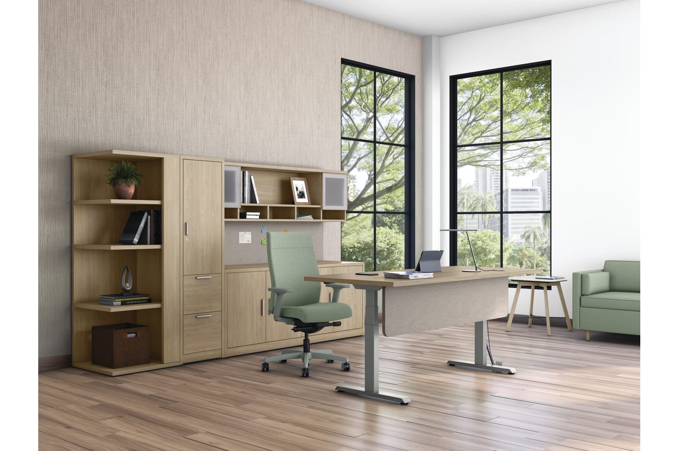 10500 Series shown with Ignition Task Seating and Universal Screens