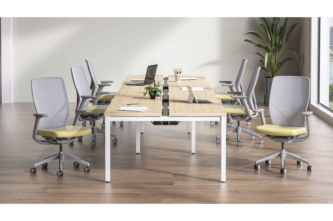 6-pack workstation featuring Flexion task seating.