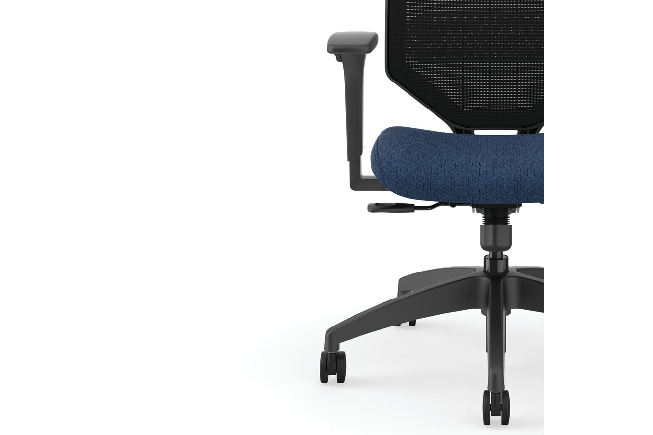 Solve mesh task chair in Navy
