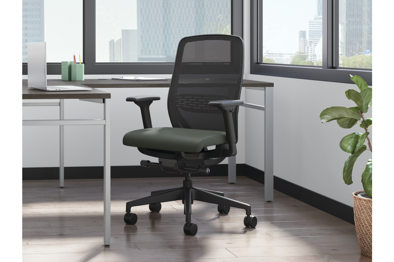 Nucleus task and guest seating shown with Mod desk.