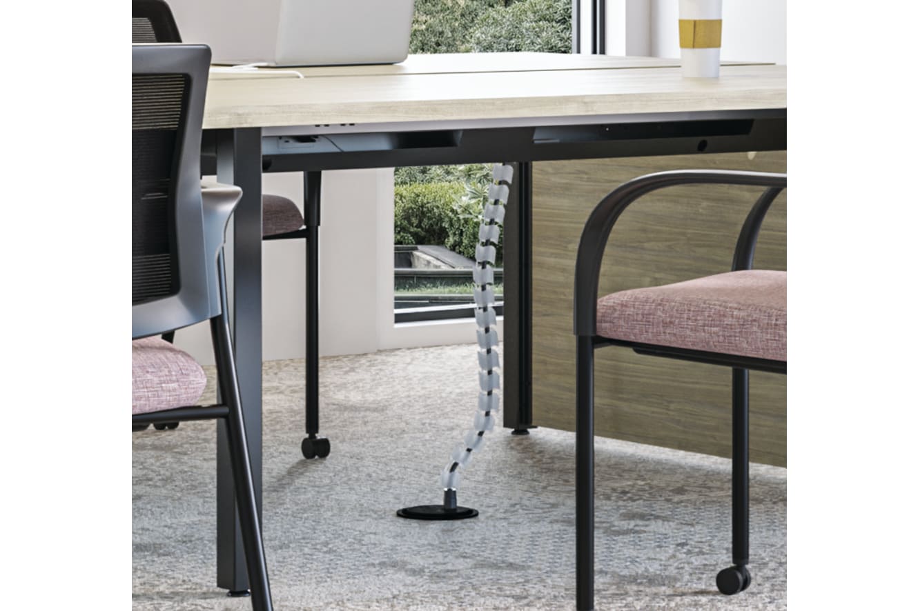 Ignition guest chairs with Empower Fixed Work Station and Workwall.