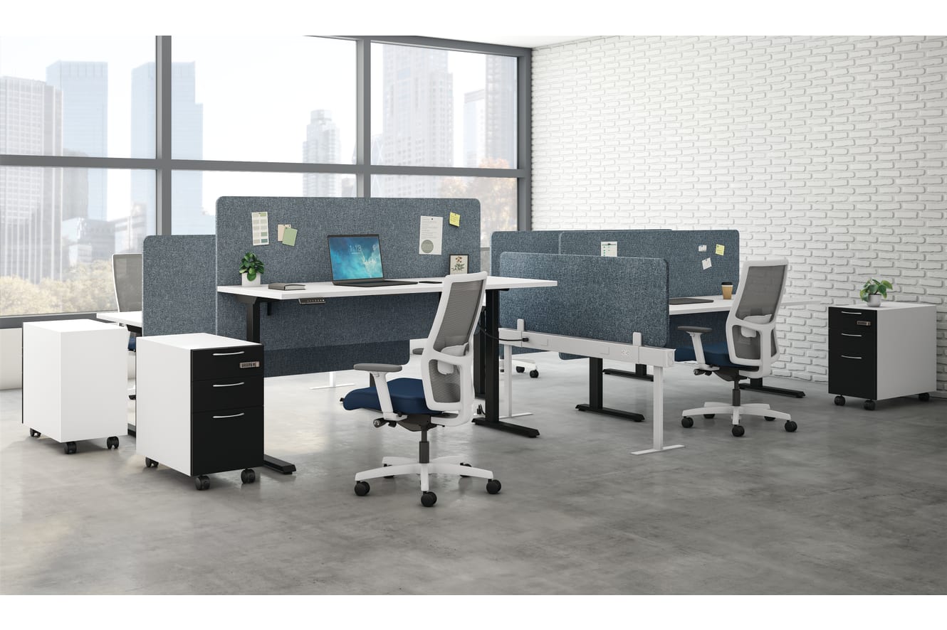 Universal Screens shown with Gravitation Power Beam, Contain Mobile Pedestal, and Ignition 2.0 Task Seating