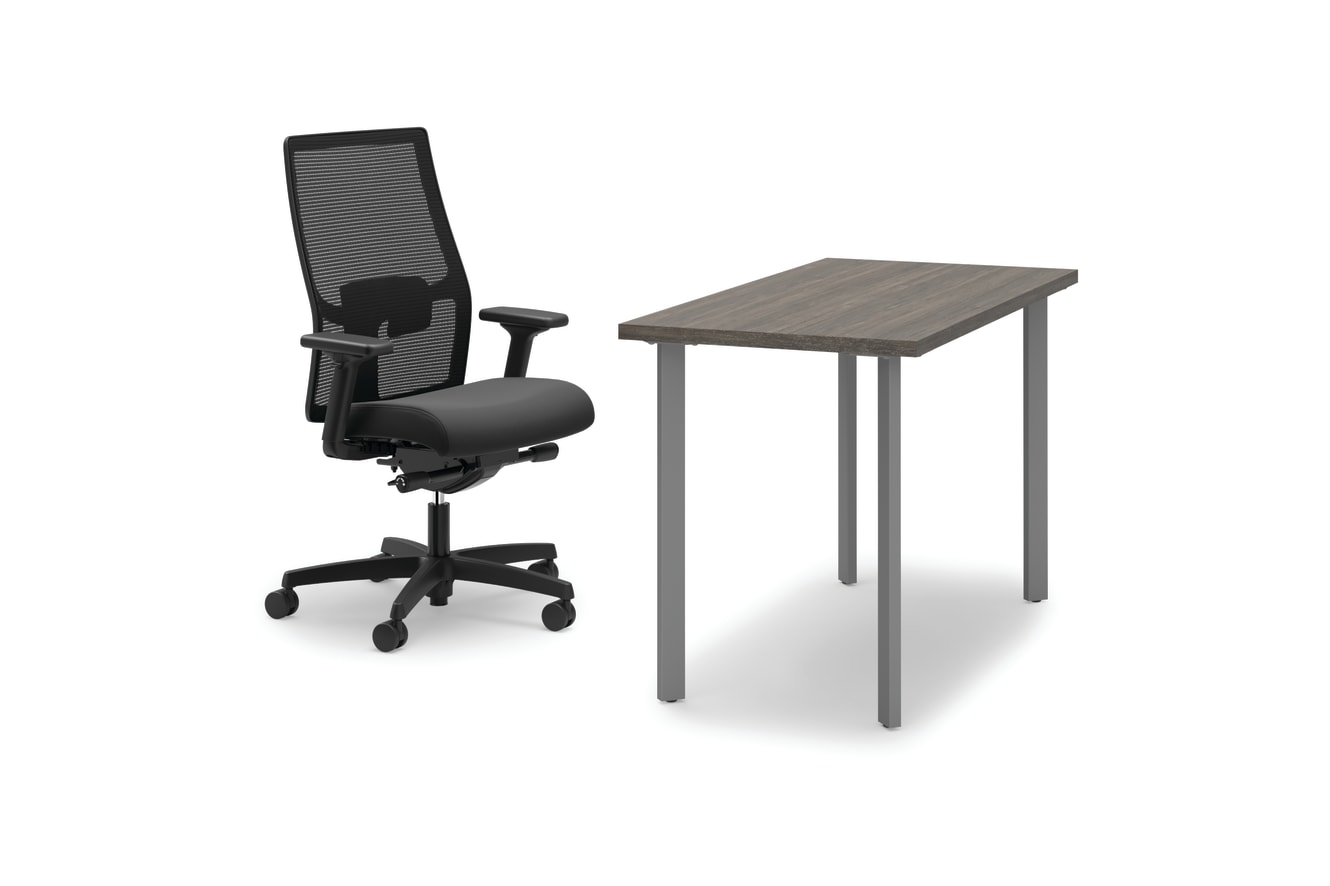 Coze desk with Ignition 2.0 chair