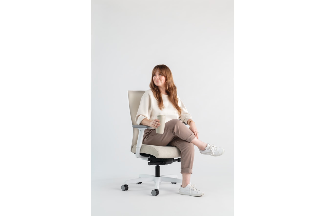 Ignition Spectrum Mesh chairs 