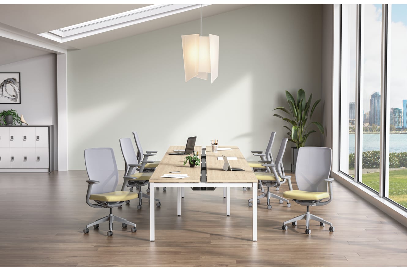 6-pack workstation featuring Flexion task seating.
