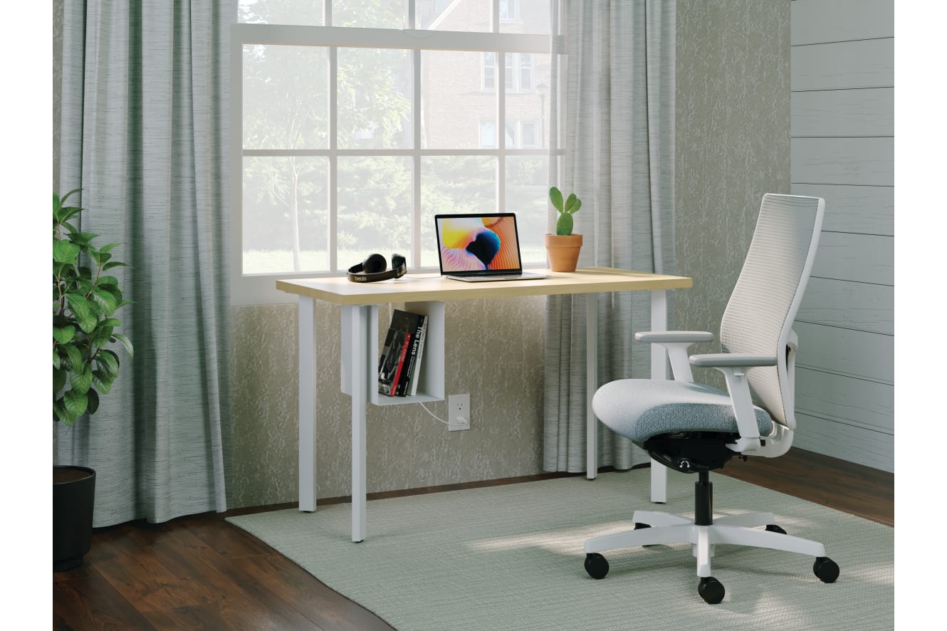 Coze table desk with Ignition task chair