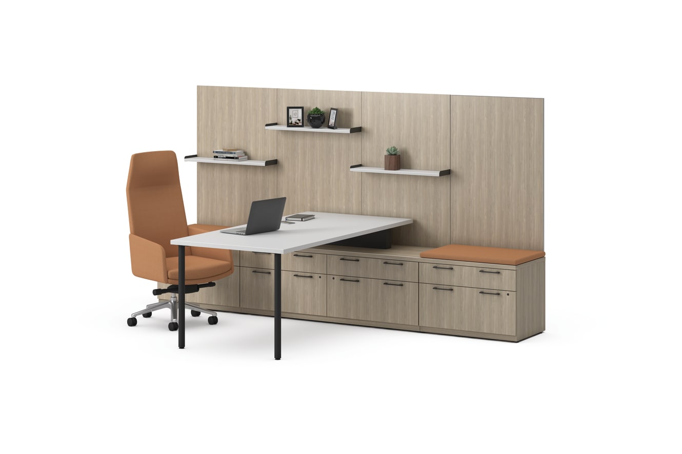 Concinnity Desking with Workwall Tiles and Mav Seating.