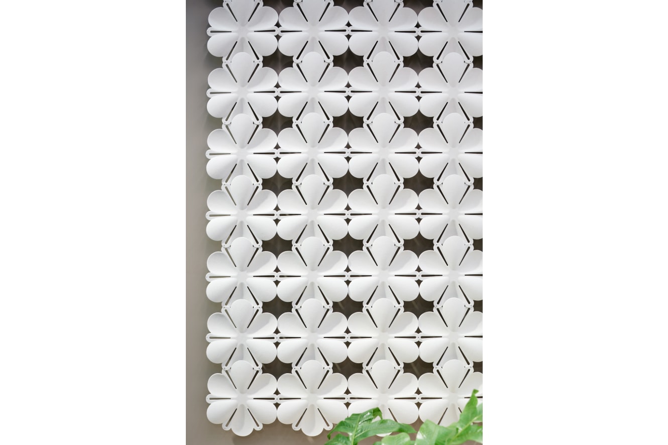 white-acoustic-airbloom-tiles-connected-forming-a-screen-partition