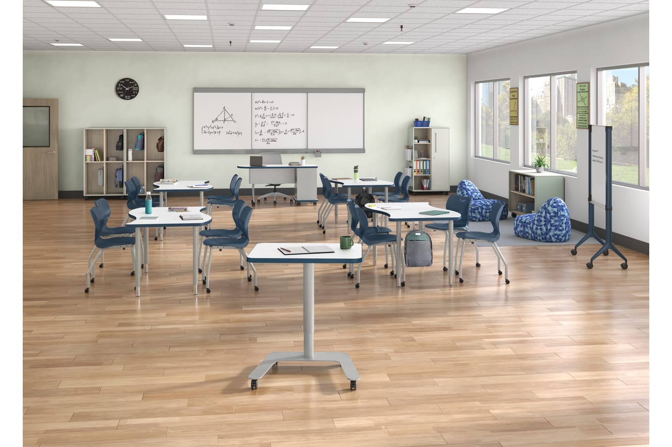 Roll Call Lectern with Build Desks and SmartLink Seating
