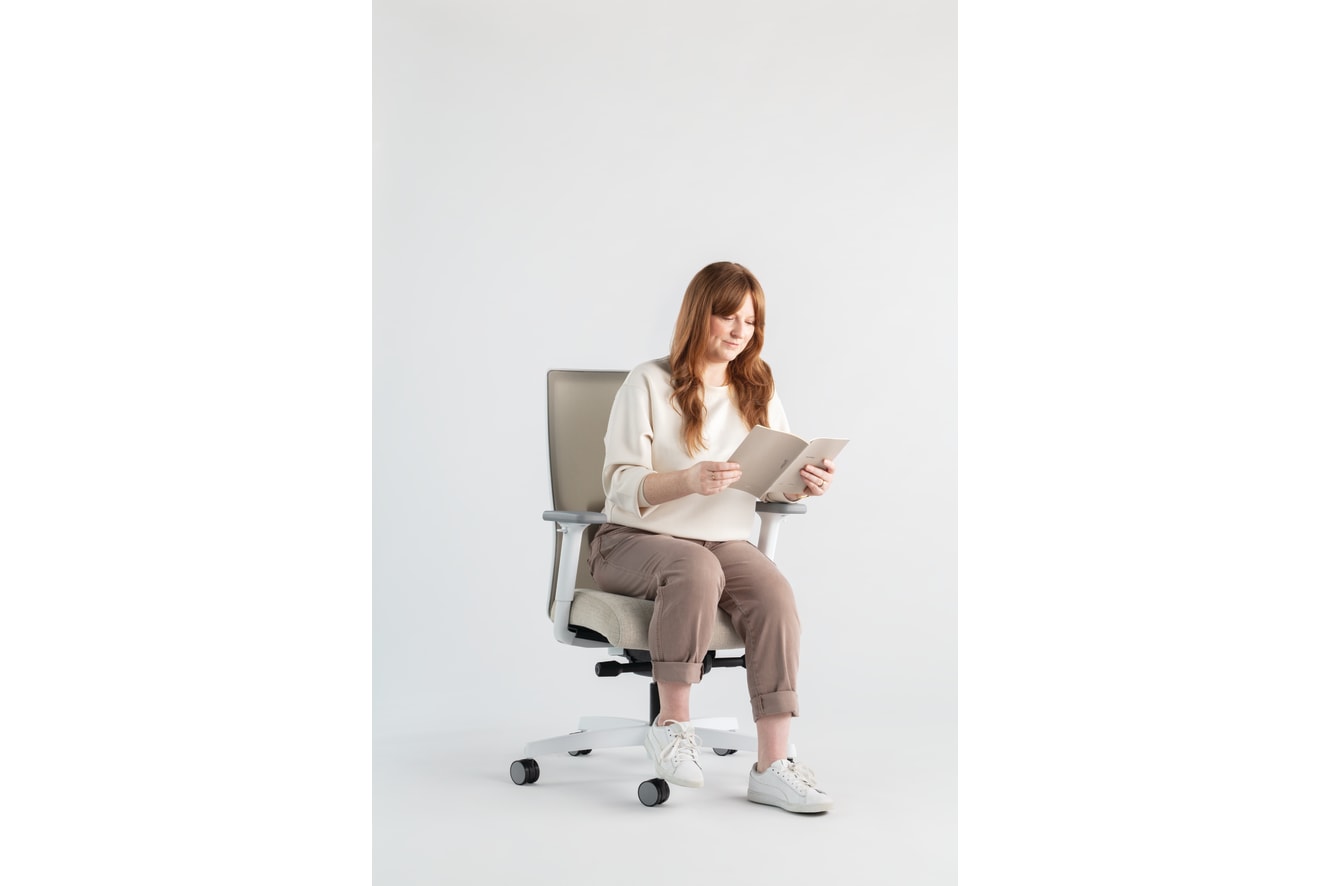 Ignition Spectrum Mesh chairs 