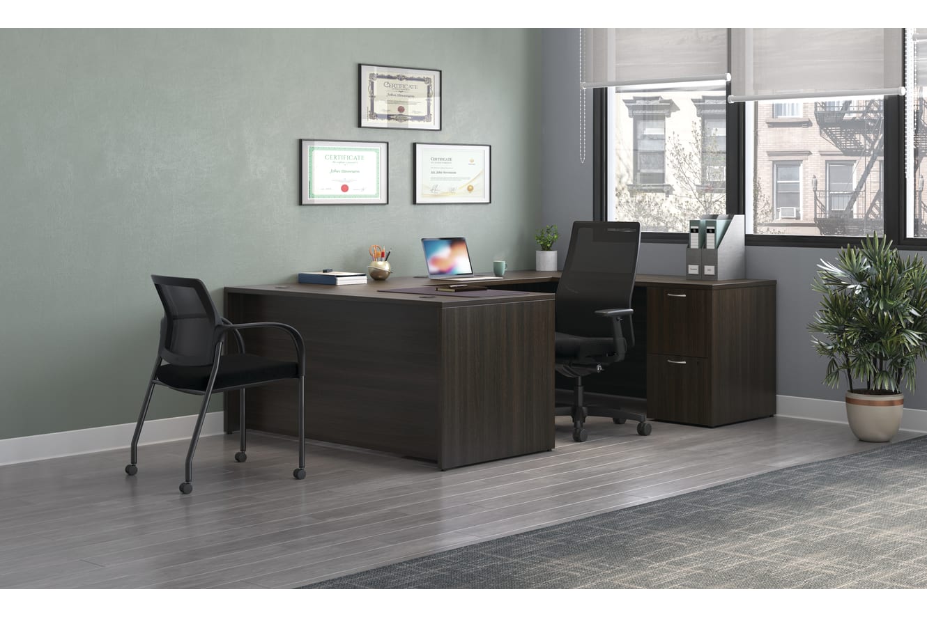 Mod desk with Ignition task and guest seating.
