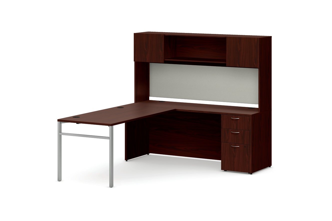 Mod L-station desk with storage