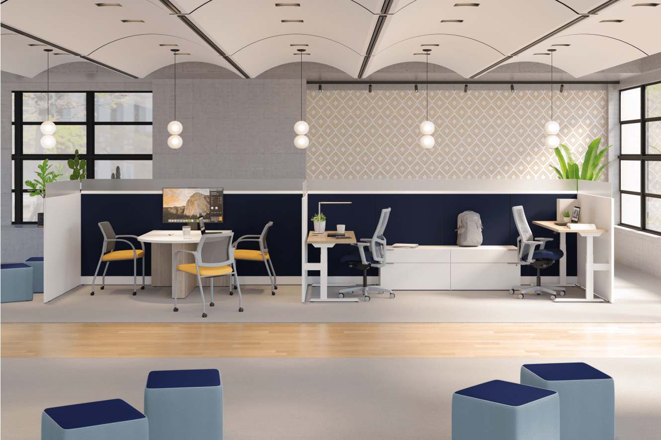 Accelerate workstations featuring Gallery Panels. Open plan includes Coordinate workstations and an small collaborative area.