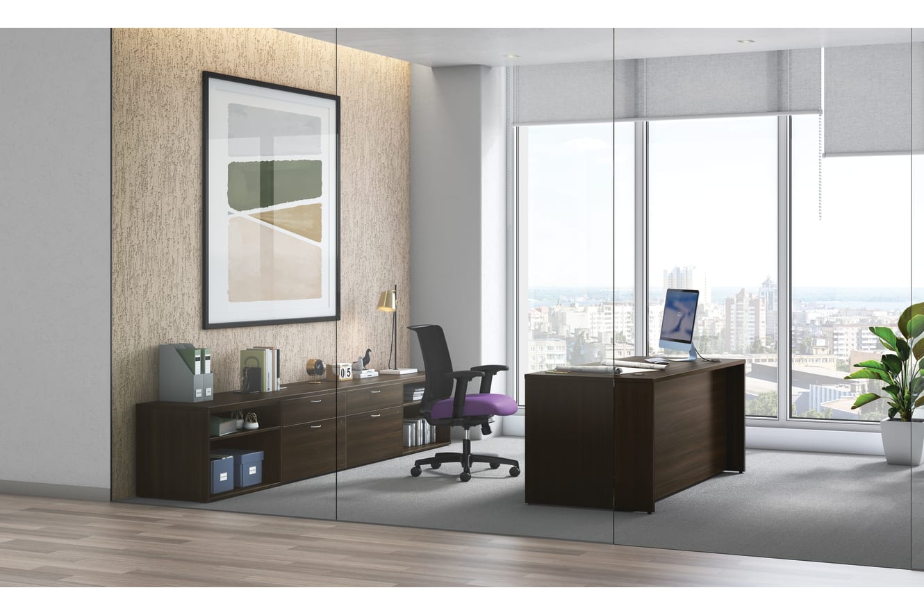 Mod desk with Convergence seating.