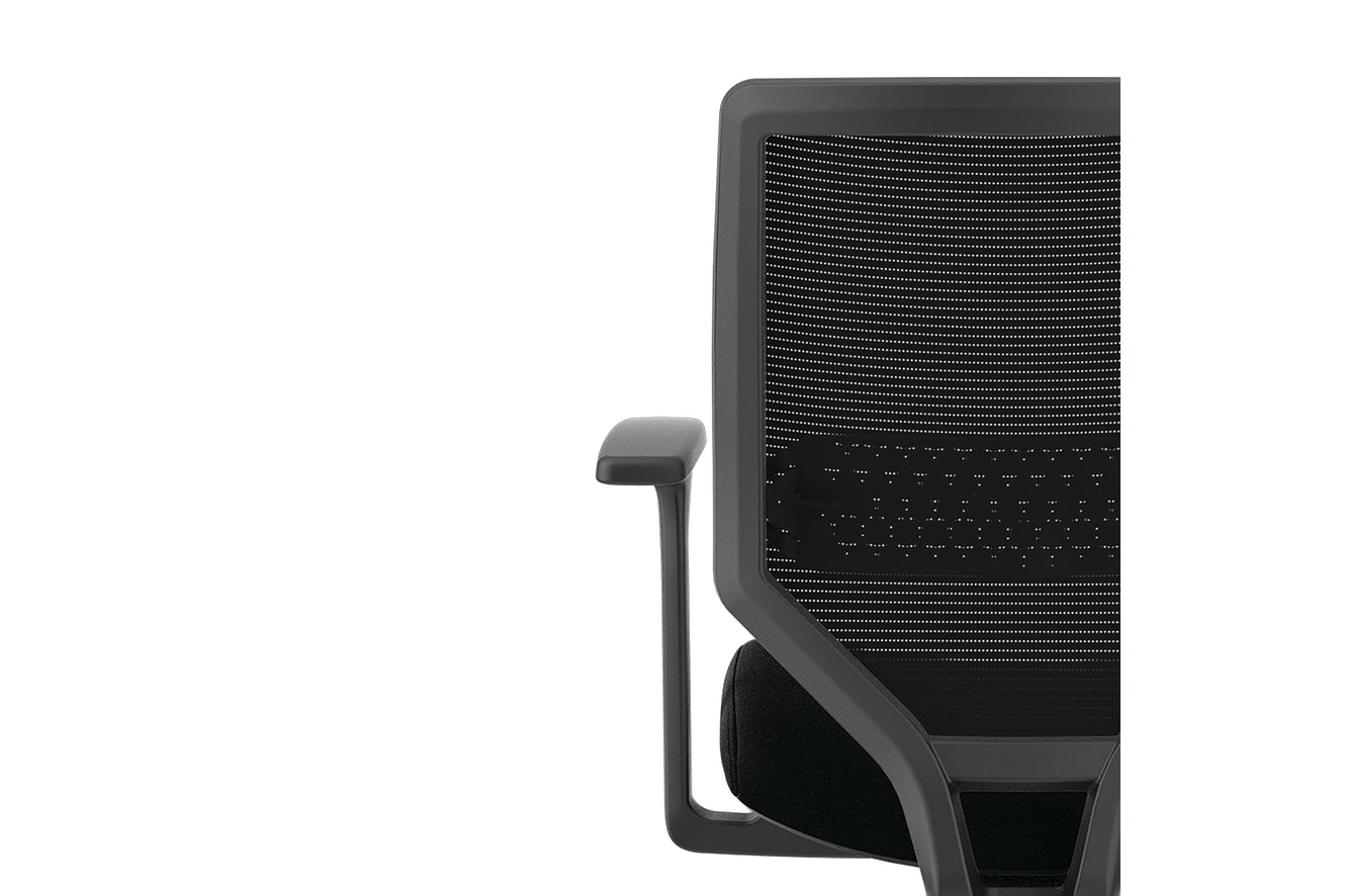 Solve mesh task chair in Black