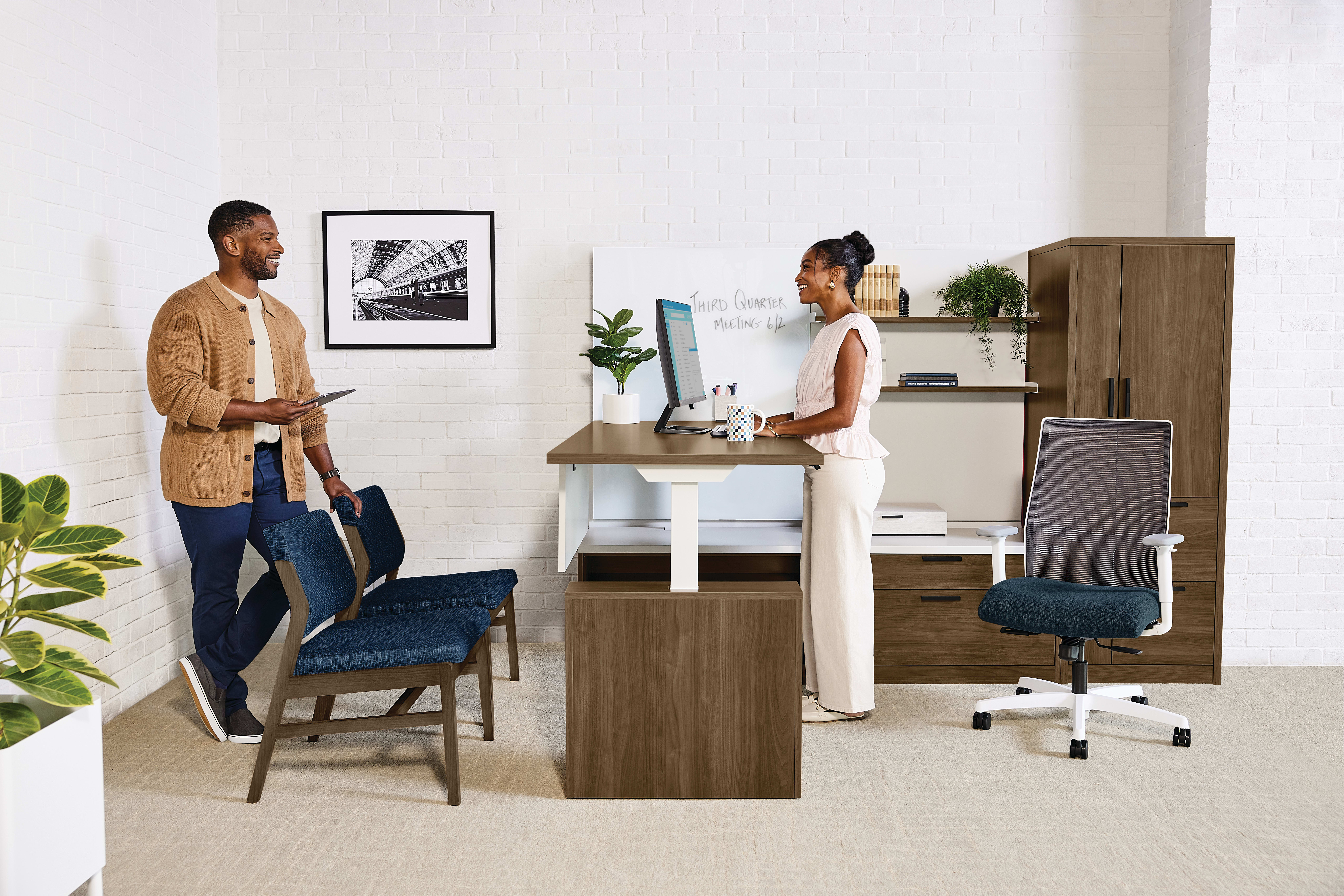 Confer chairs with 10500 desks. Workwall and Ignition task chair 