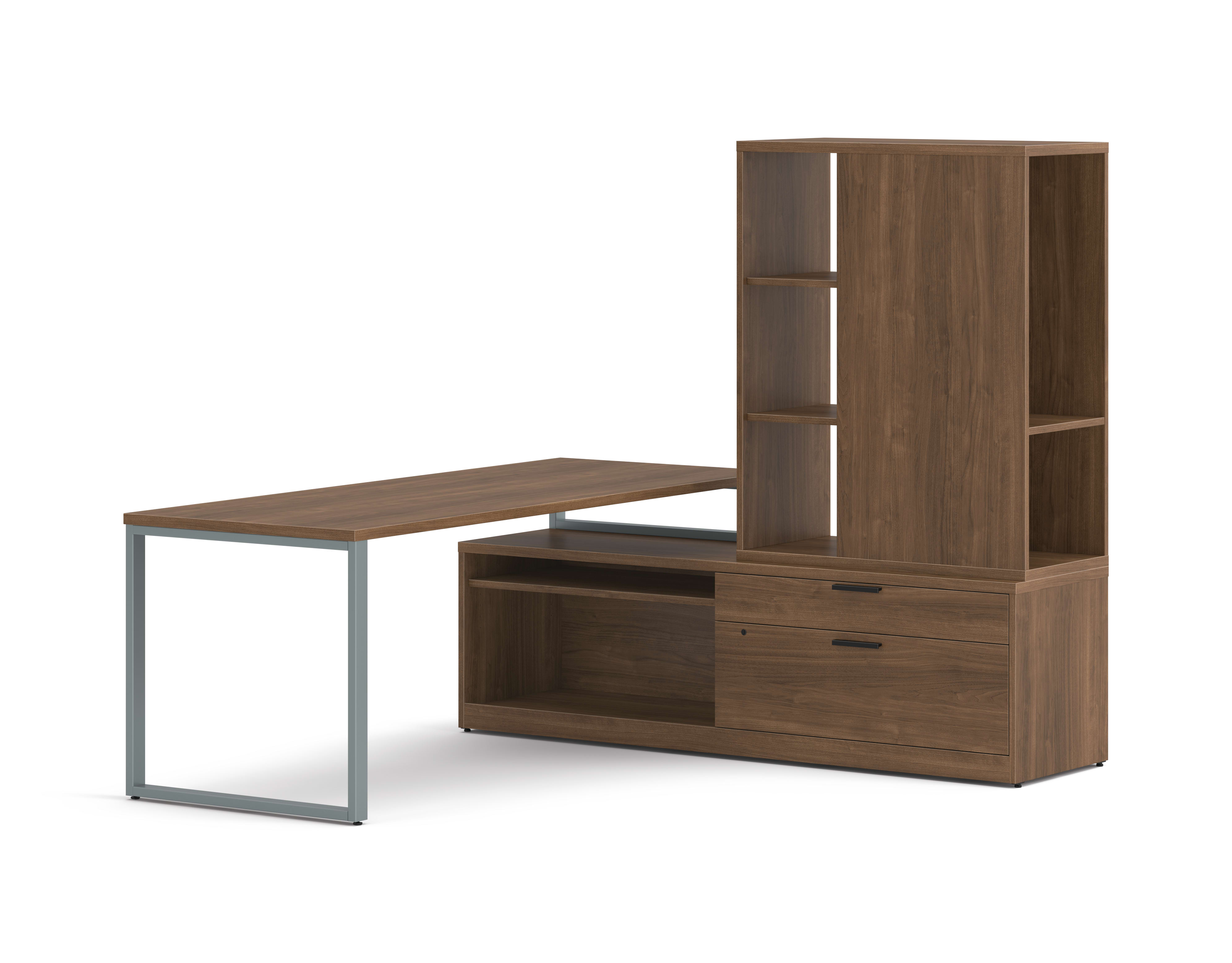 10500 Series L Station in Pinnacle Laminate and O legs in Silver Paint.