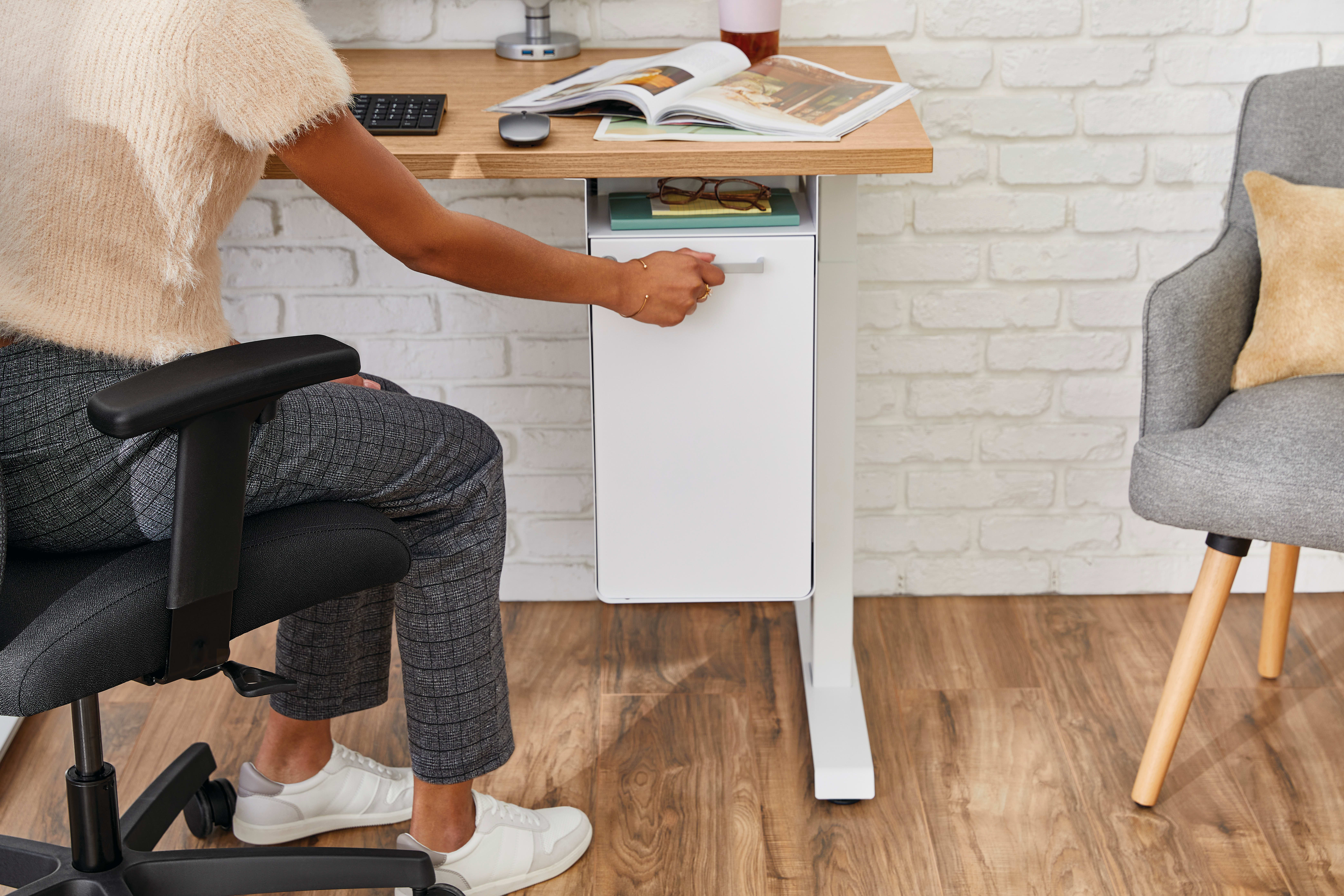 Fuse undermount storage in white