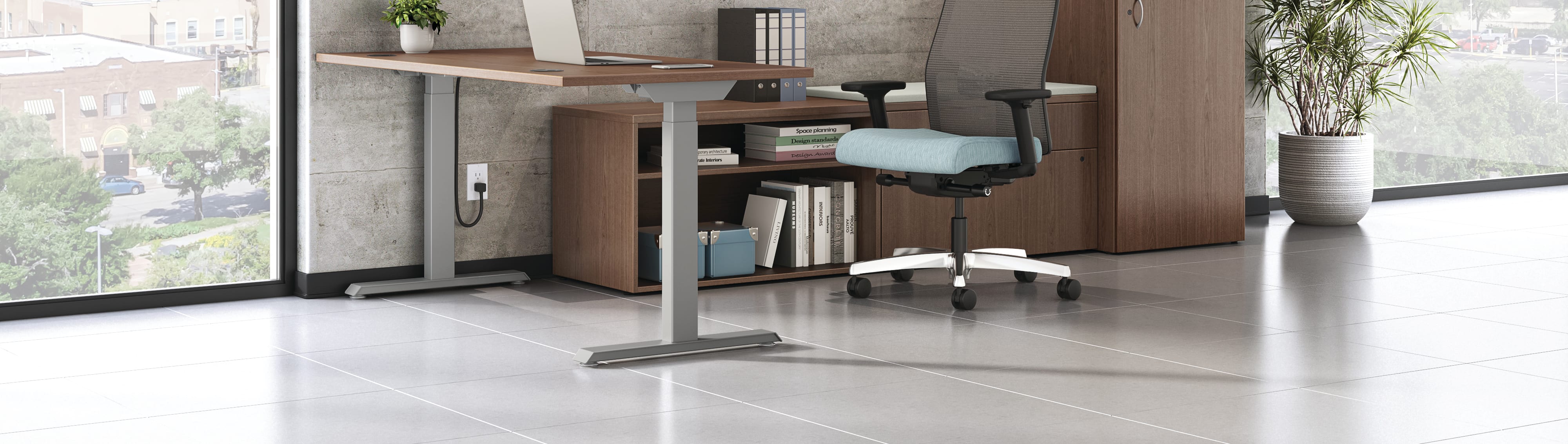 Mod Desk with Ignition 2.0 seating