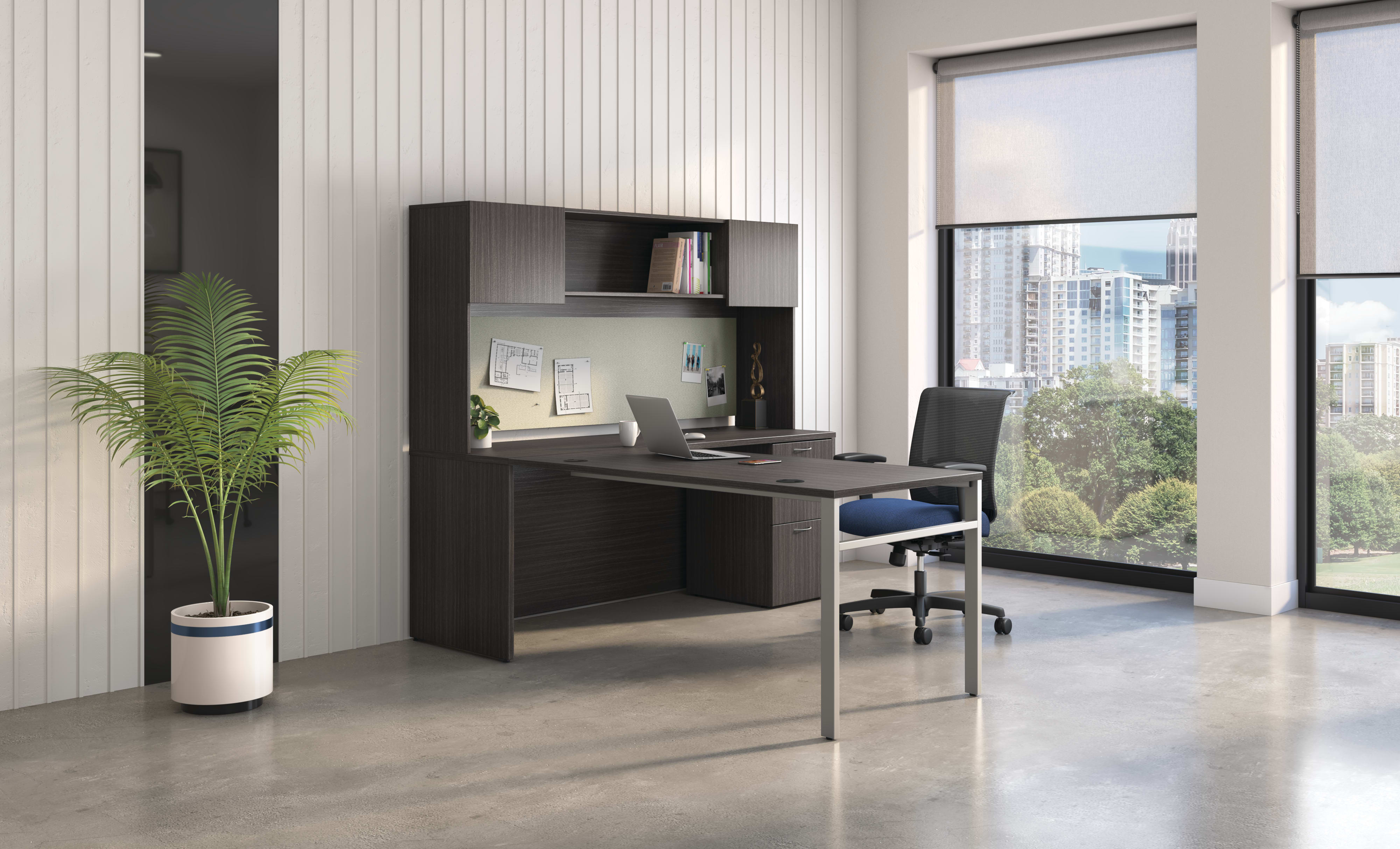 Mod L-desk with Convergence seating.