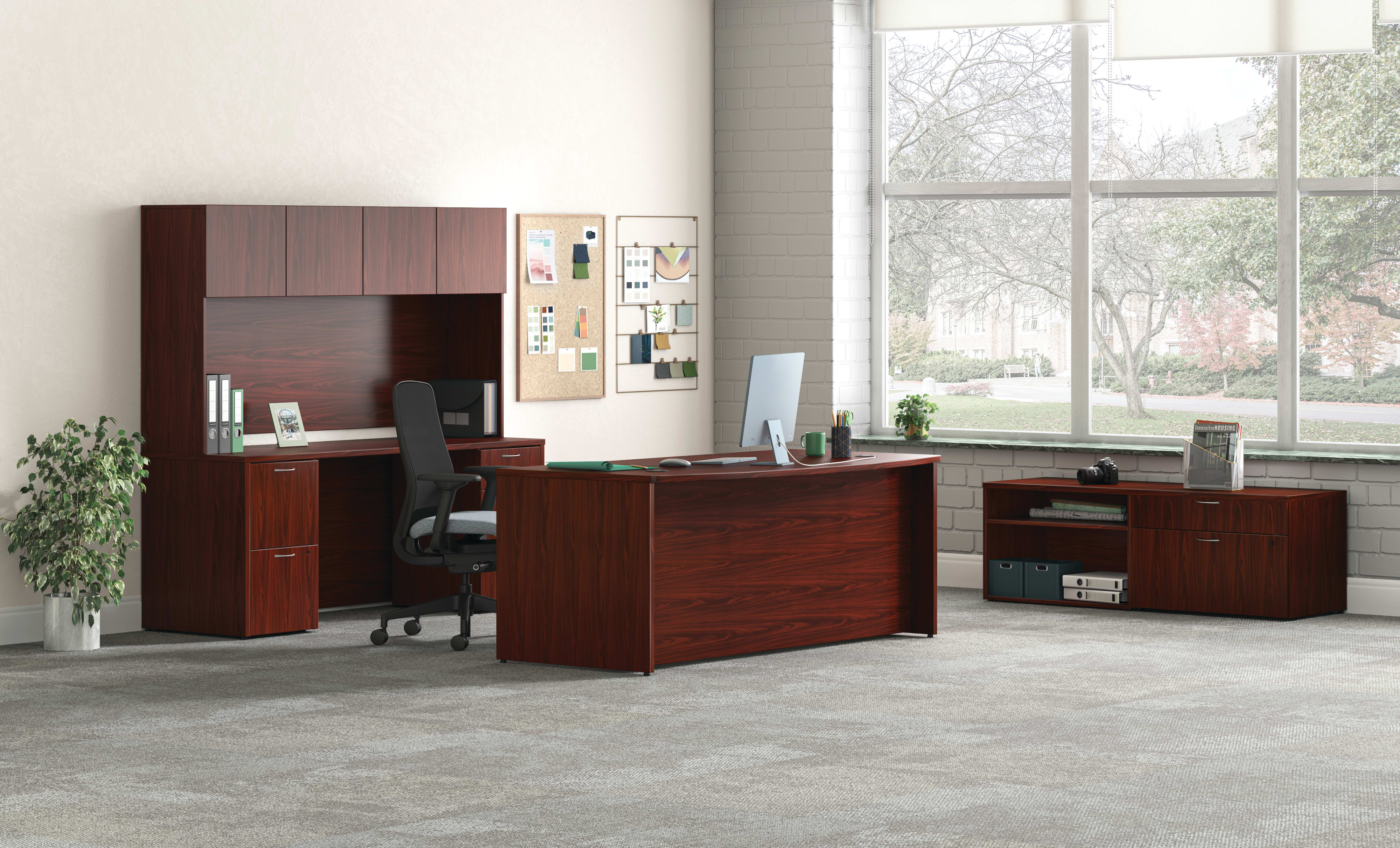 Mod desk with Nucleus seating.