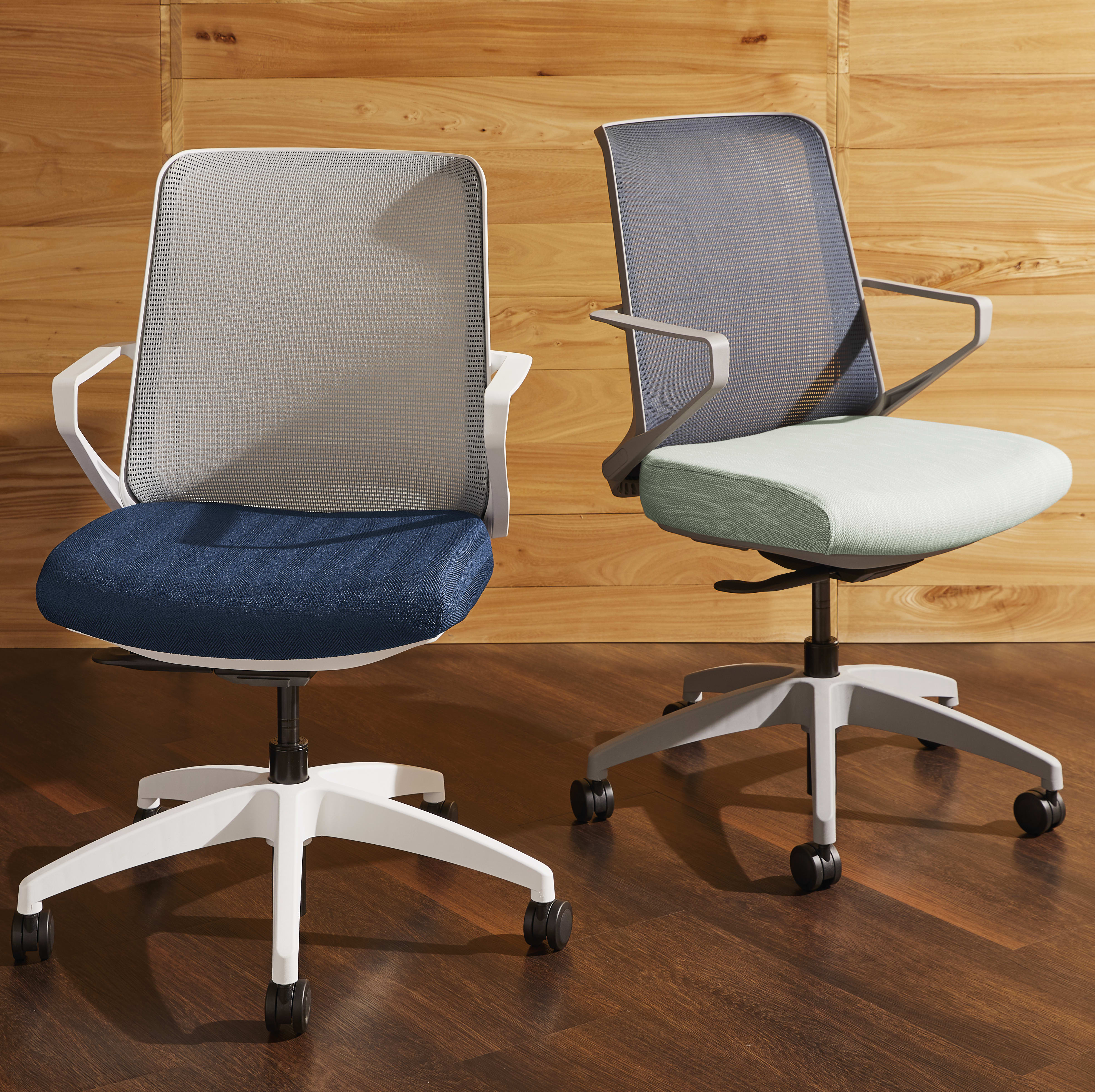 Hon-Cliq-HCLQT.W0.TC2.F.S.IR.RUSH14.NL.SB.TI-600-3771_844f77_Texty_Crop_CIrcle