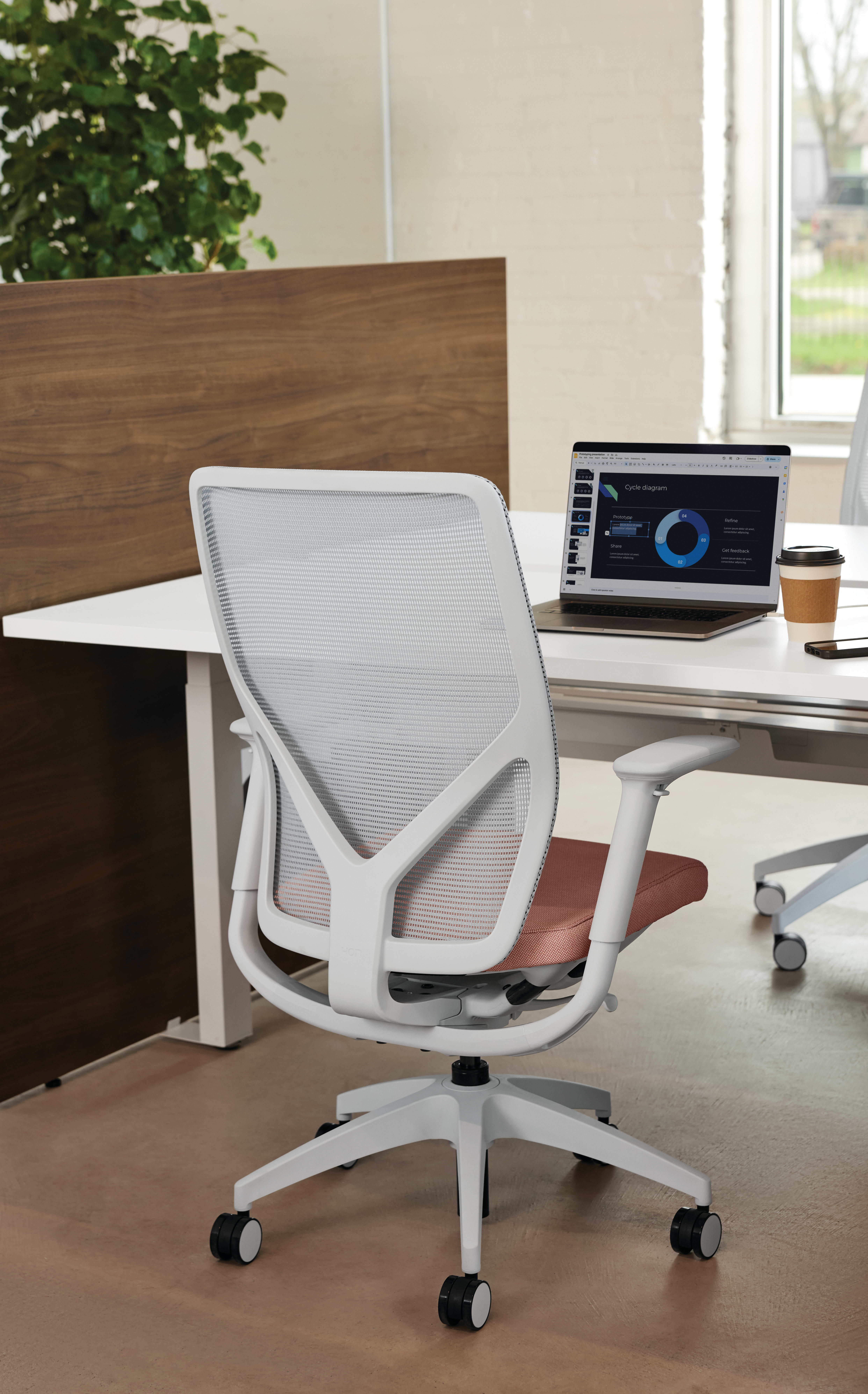 Empower Height-Adjustable Benching and Flexion seating