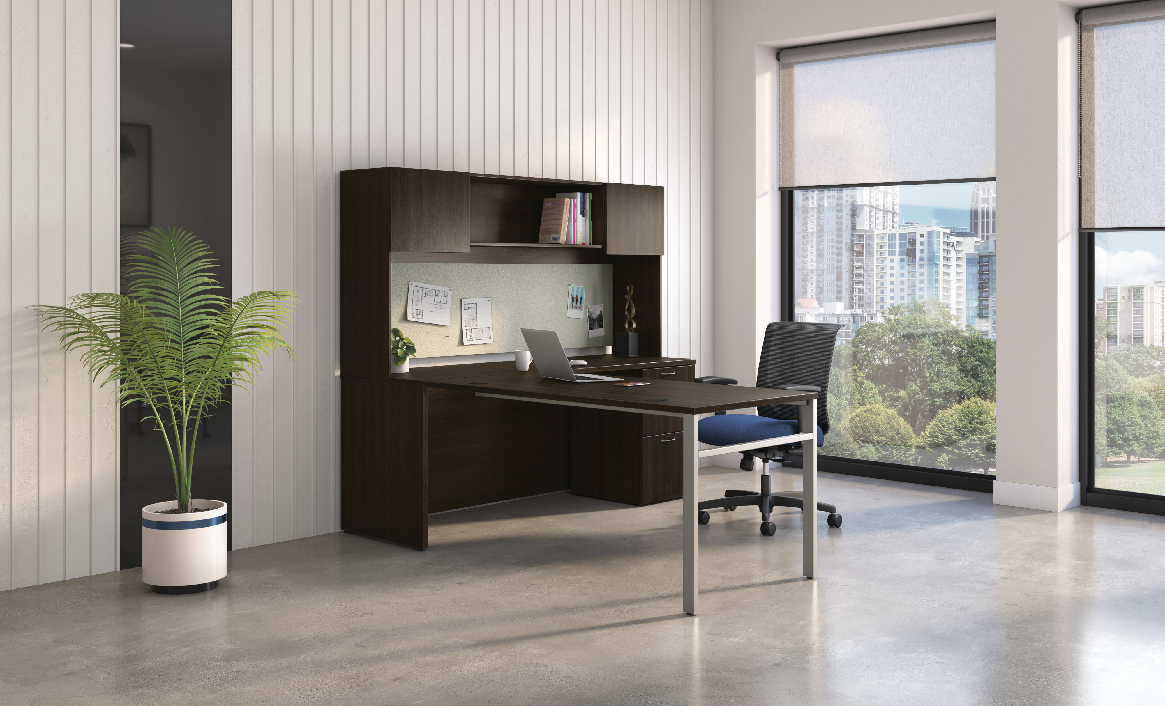Mod L-desk with Convergence seating.