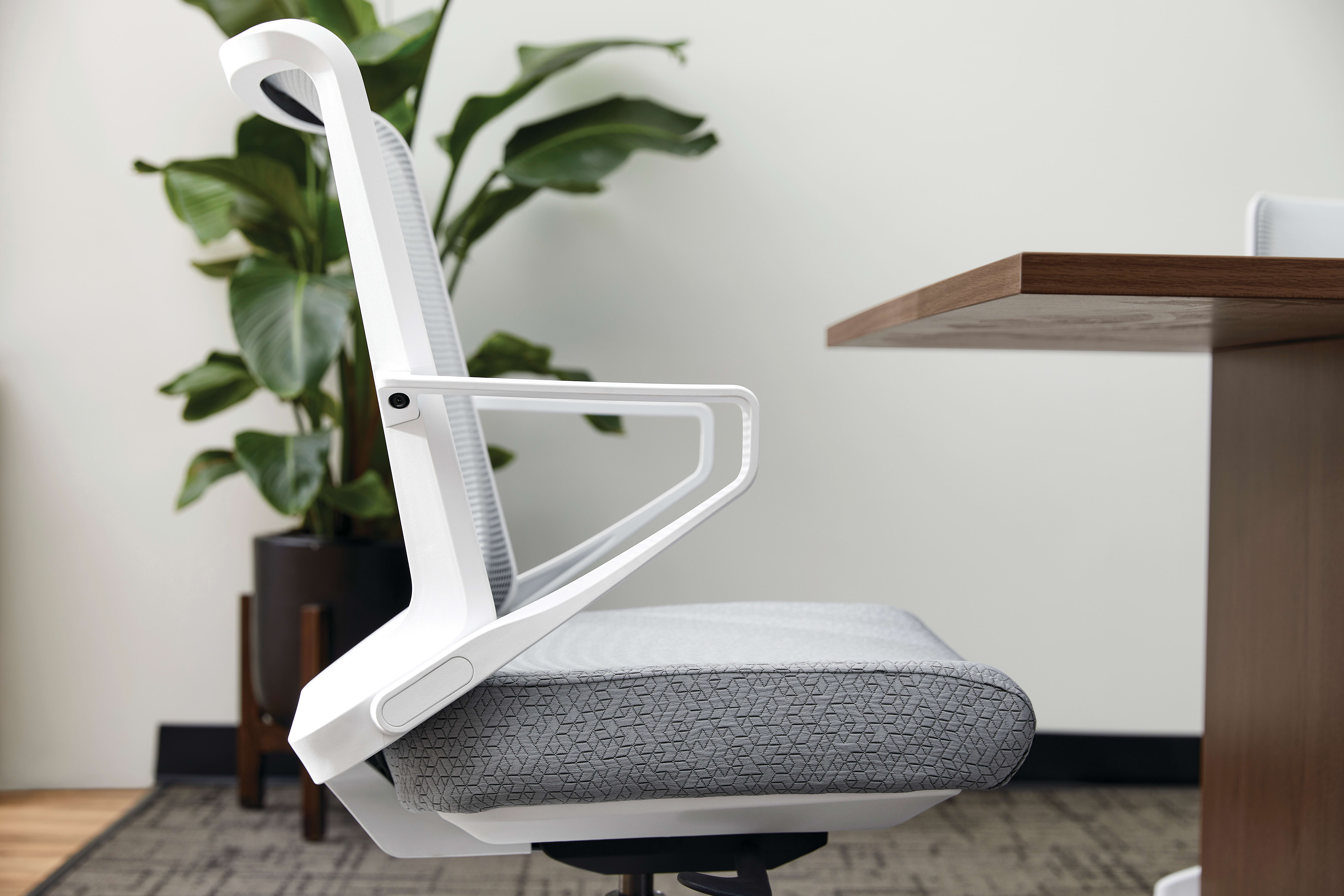 Cliq Task chair detail